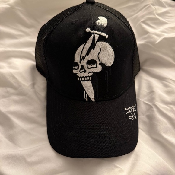 NWT Ed Hardy Embroidered Trucker Hat